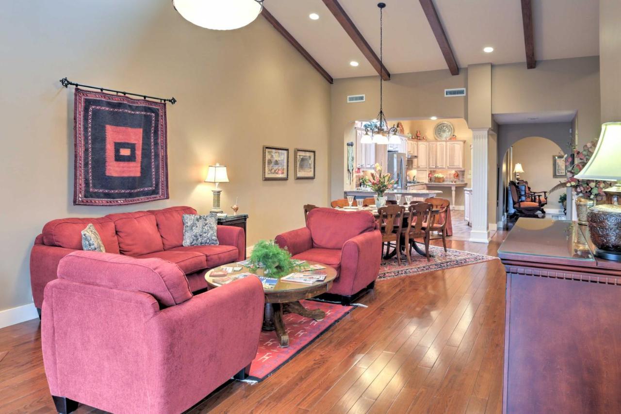 Beautiful Central Fayetteville Townhome With Views! Εξωτερικό φωτογραφία