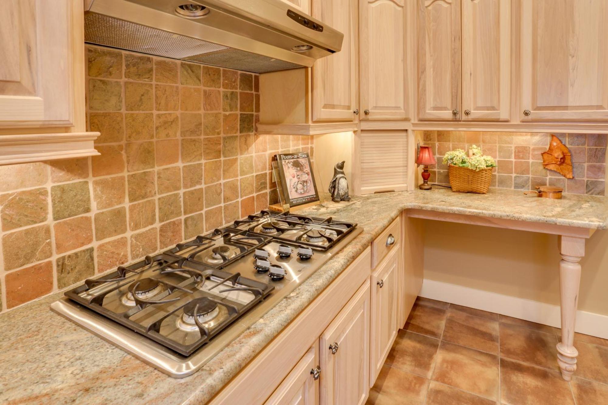 Beautiful Central Fayetteville Townhome With Views! Εξωτερικό φωτογραφία